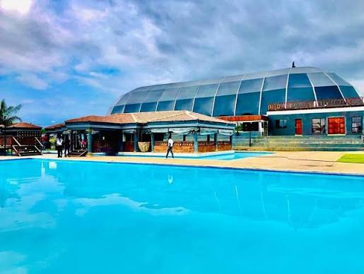 Swimming pool at Ebukhosini Resort